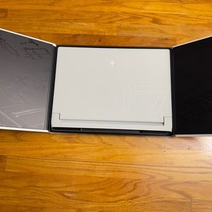 Alienware X17 R2 Gaming Laptop 360Hz 17.3”